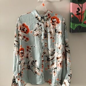 in the style floral blouse.
